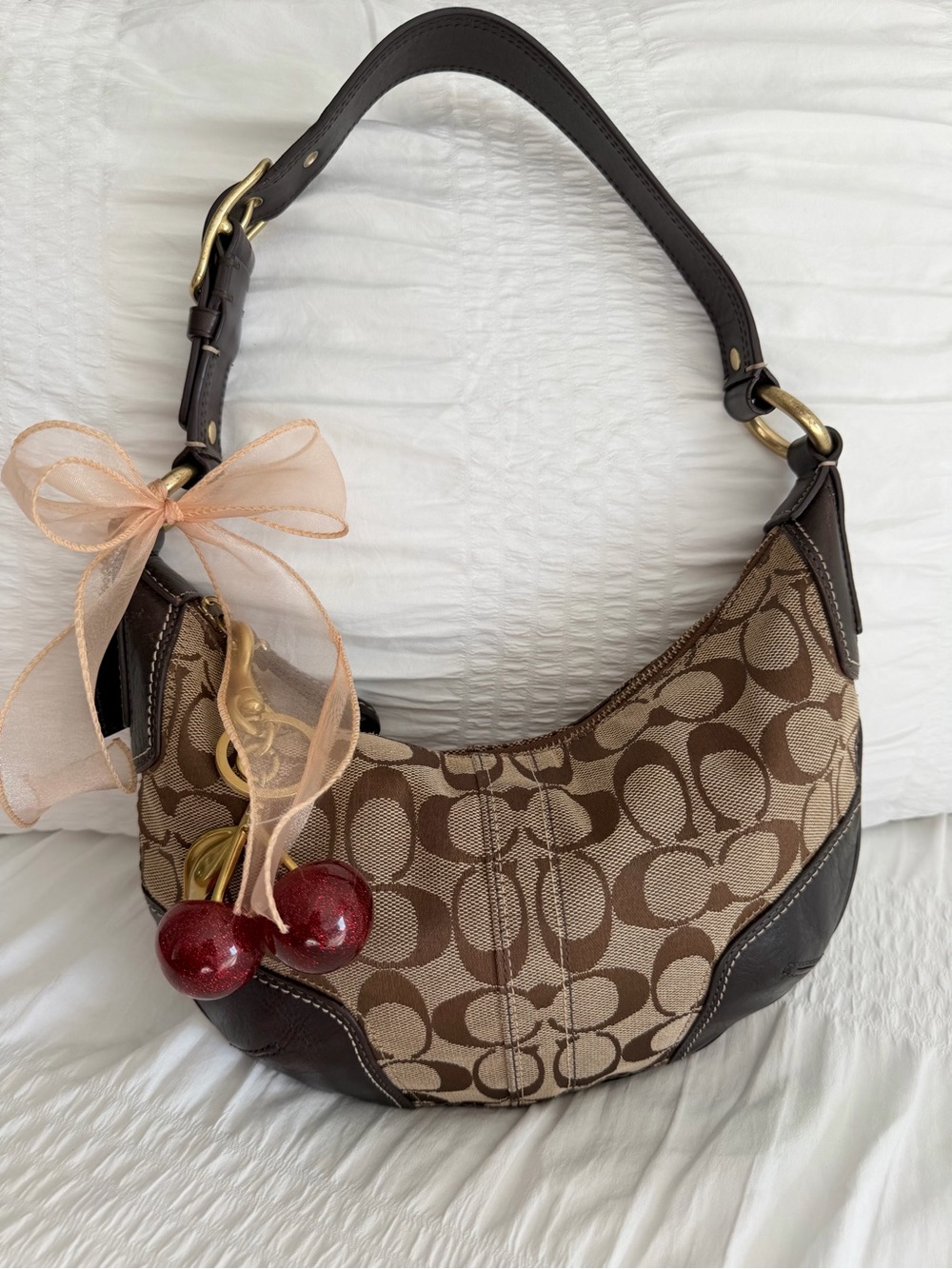 Vintage Coach Hampton Small Hobo Shoulder Bag w/Gold Hardware